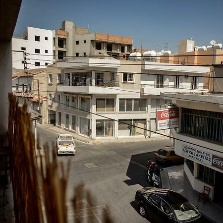 Katka Hostel Larnaca Exteriör bild